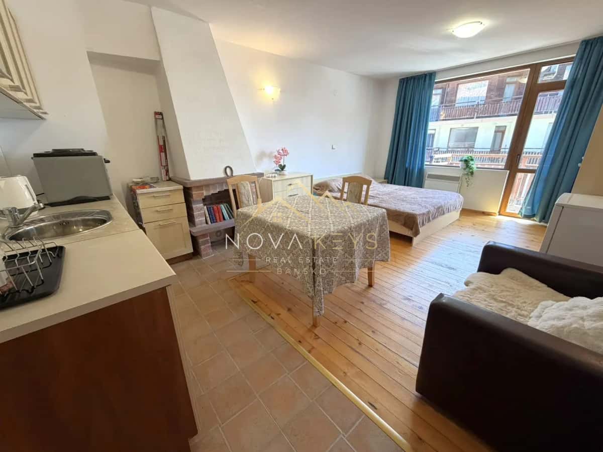 studio room with beds and kitchenette, studio for rent in Bansko.