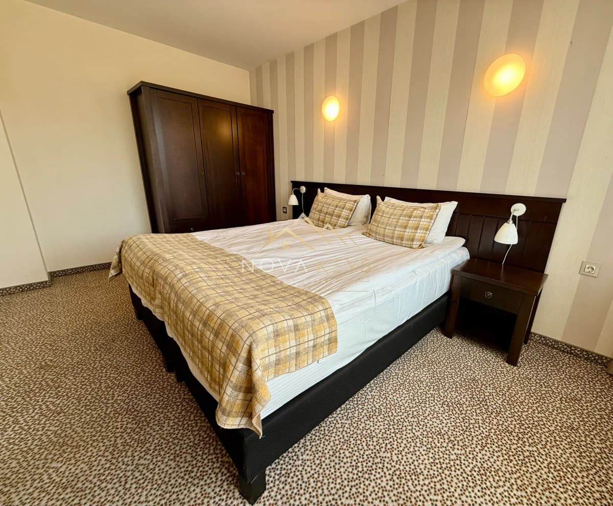 bedroom with double bed and wardrobe, house for sale in Dobrinishte.